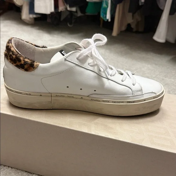 Golden Goose HI STAR with White and Black star sneakers - Picture 2 of 13